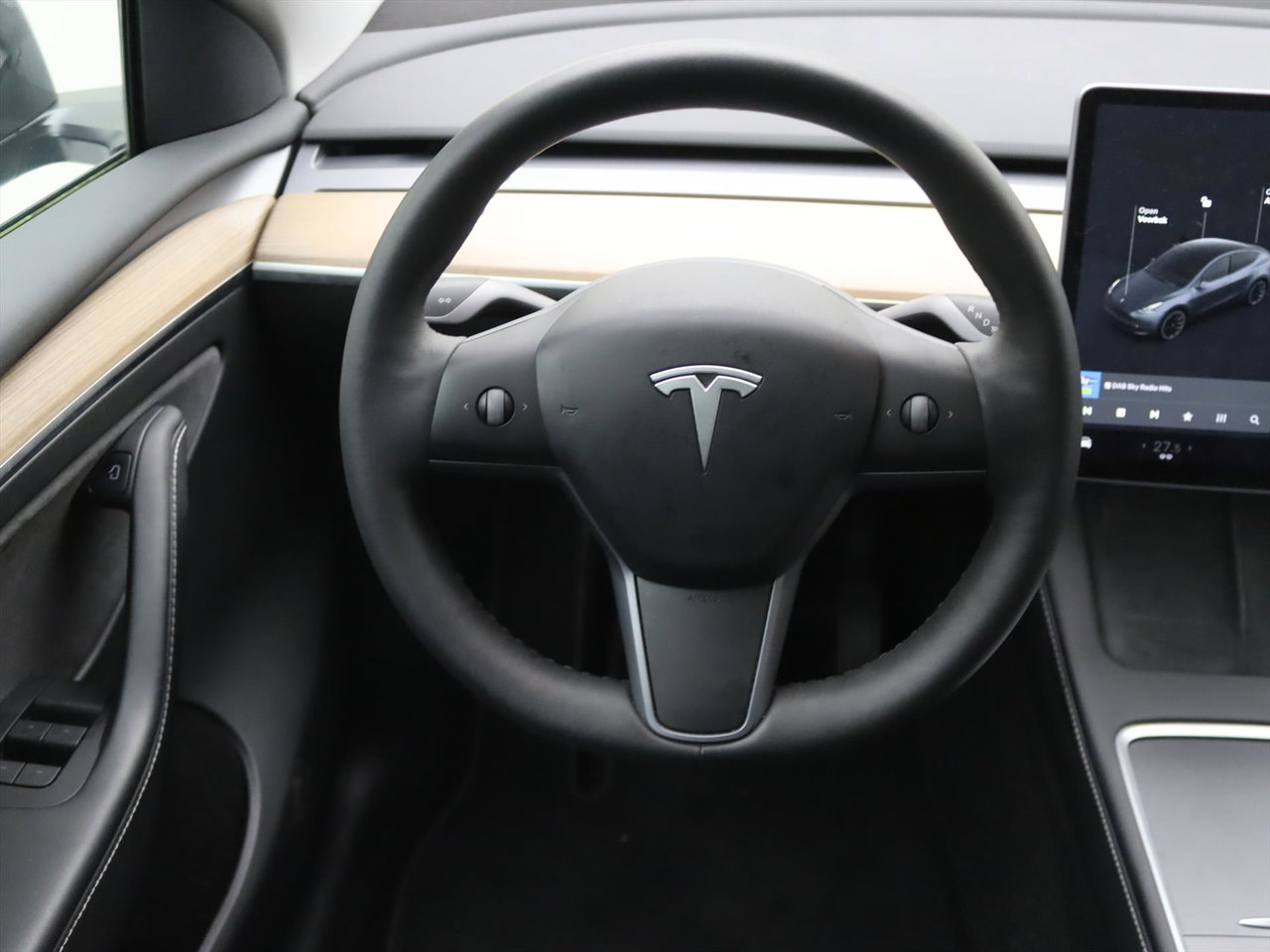 Tesla Model Y Long-Range AWD 351pk 75 kWh [ AUTOPILOT+20 INCH+533KM WLTP+PREMIUM AUDIO ] 18
