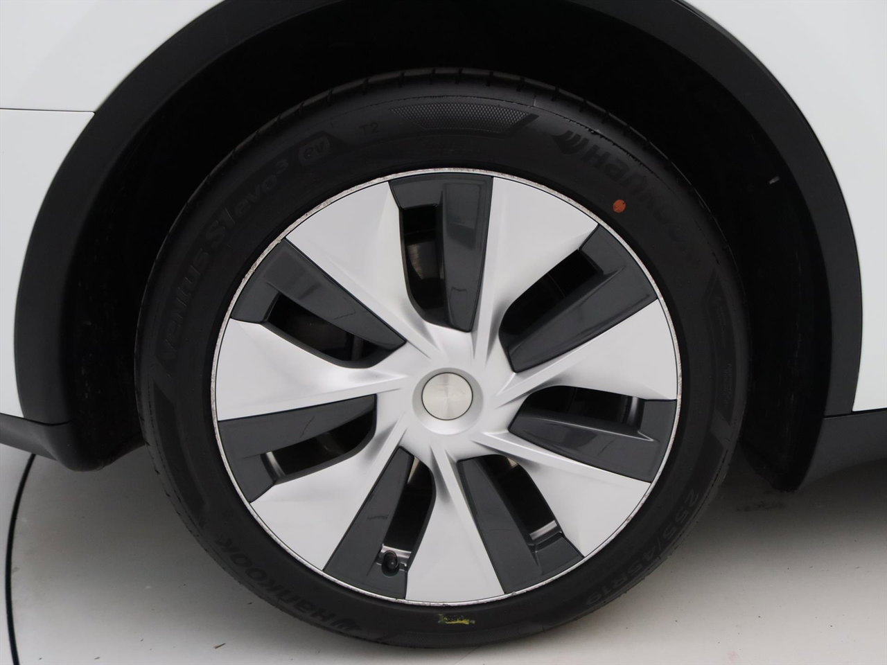 Tesla Model Y Standard RWD Plus 351pk 93% SoH [ LFP ACCU+AUTOPILOT+19 INCH+PREMIUM AUDIO ] 12
