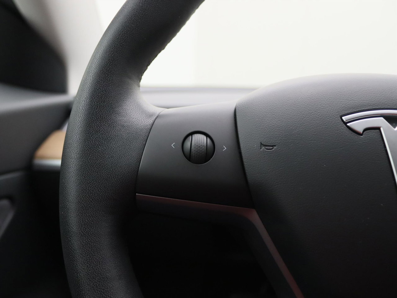 Tesla Model 3 Standard RWD Plus [ LFP ACCU+AUTOPILOT+19 INCH+PREMIUM AUDIO ] 21