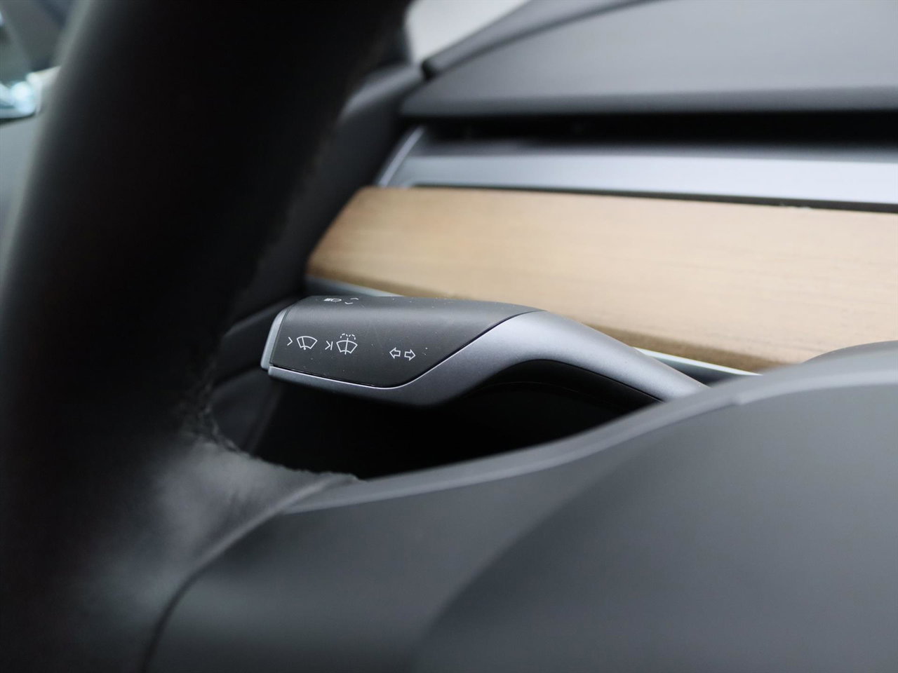Tesla Model 3 Standard RWD Plus [ LFP ACCU+AUTOPILOT+19 INCH+PREMIUM AUDIO ] 23