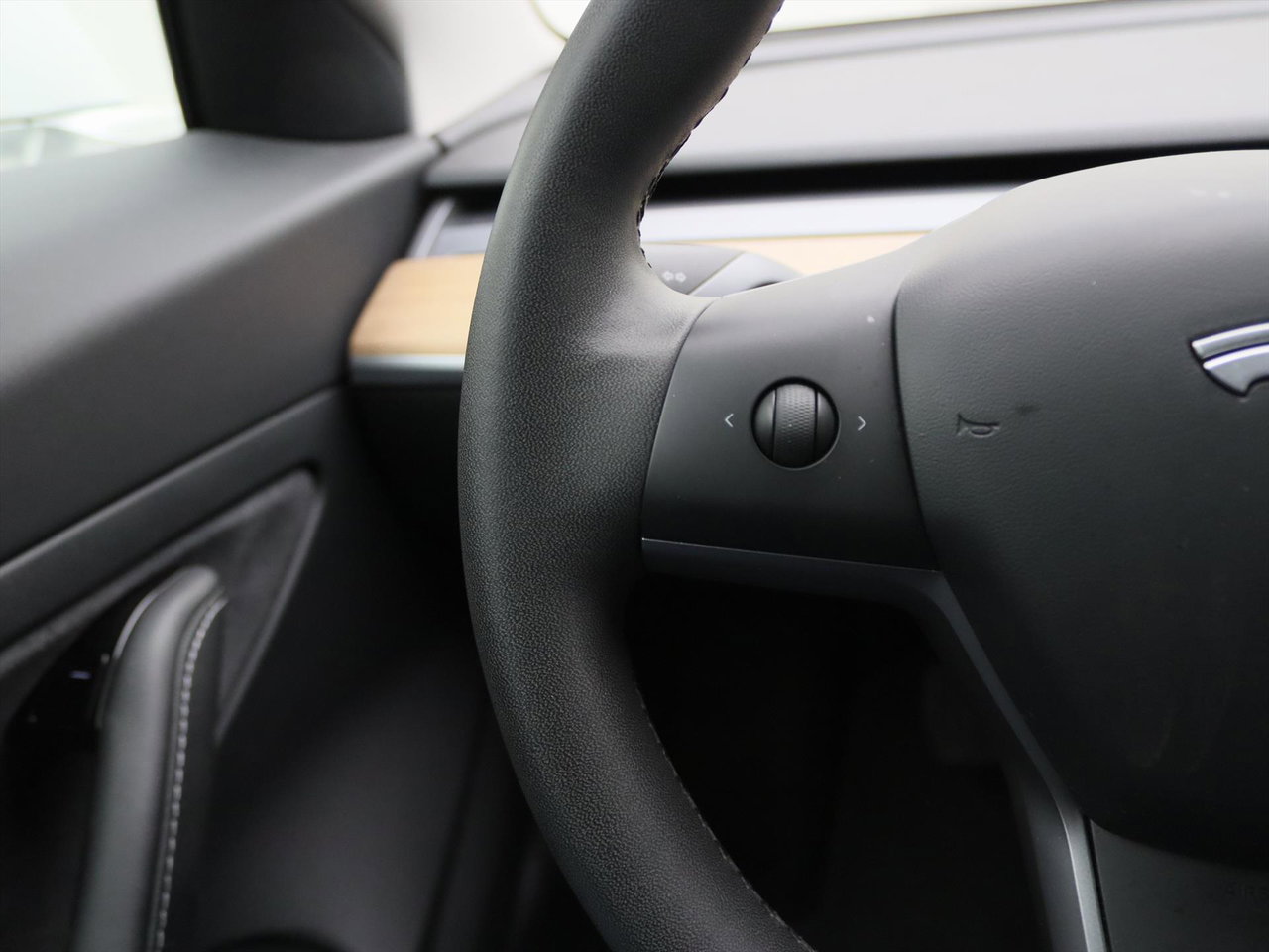 Tesla Model 3 Standard RWD Plus 99% SoH [ LFP ACCU+AUTOPILOT+60 kWh+PREMIUM AUDIO ] 26