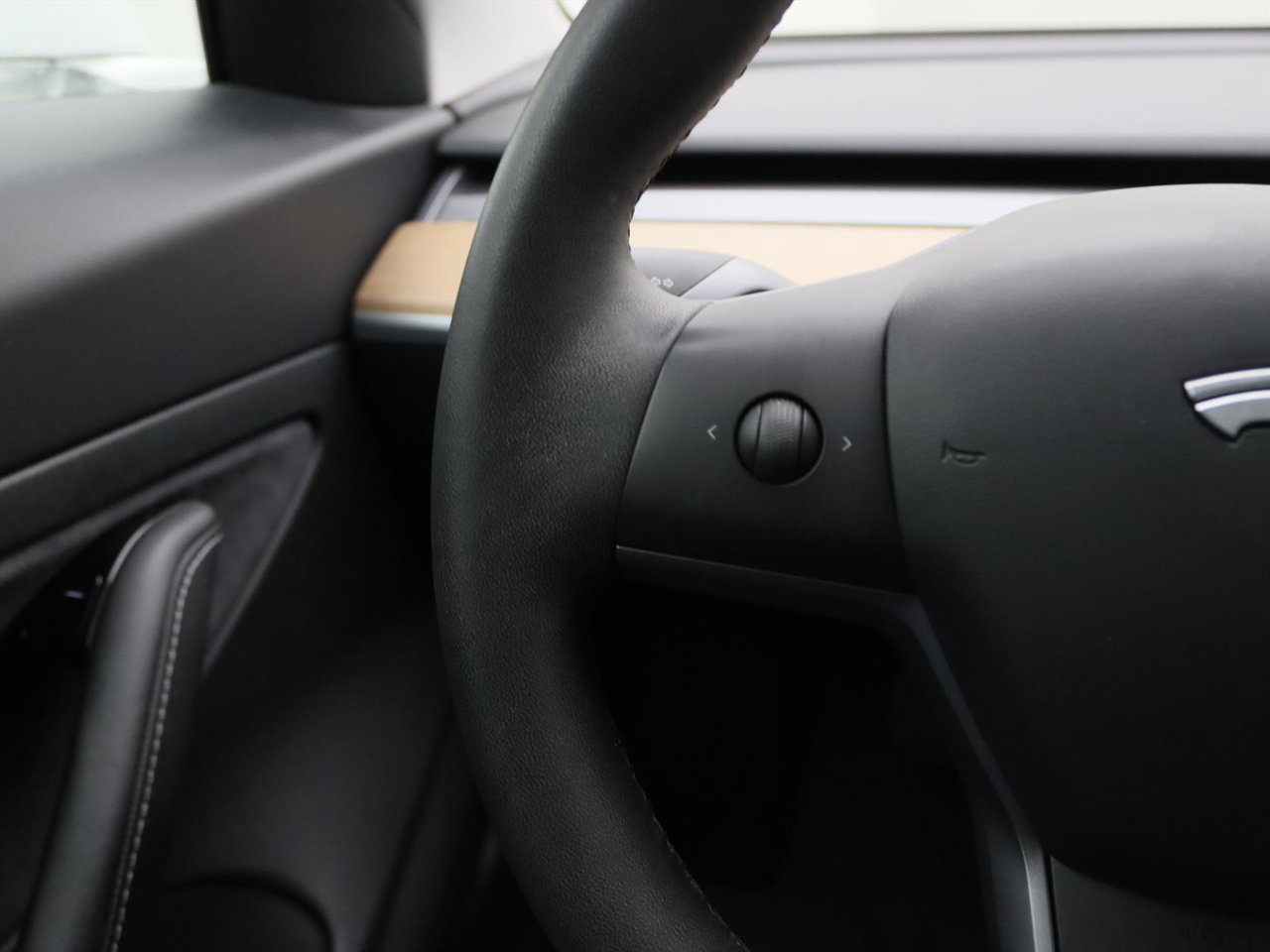 Tesla Model 3 Standard RWD Plus [ TREKHAAK+LFP-ACCU+AUTOPILOT+60 kWh+PREMIUM AUDIO ] 26
