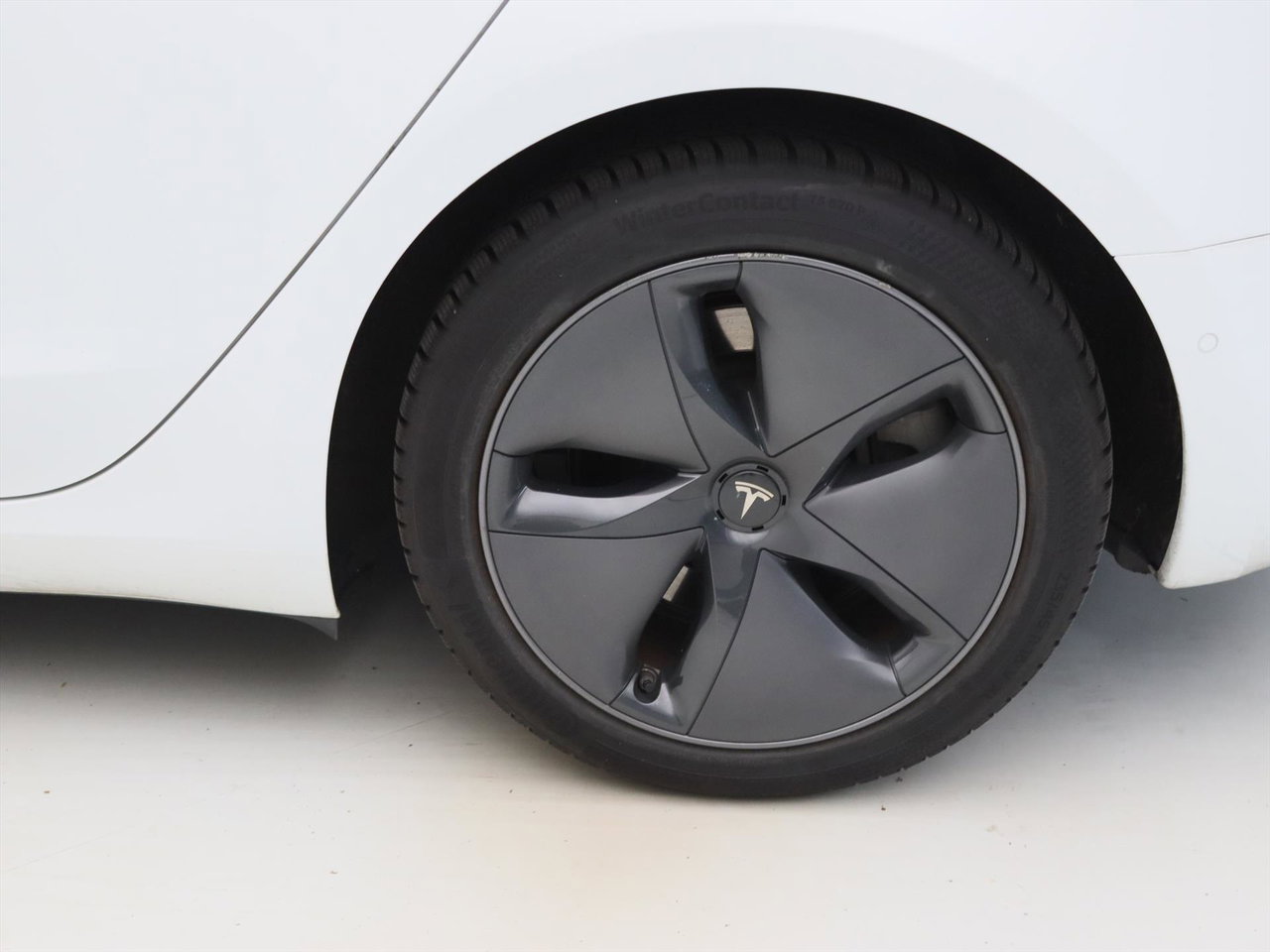 Tesla Model 3 Standard RWD Plus [ LFP-ACCU+AUTOPILOT+60 kWh+PREMIUM AUDIO ] 21