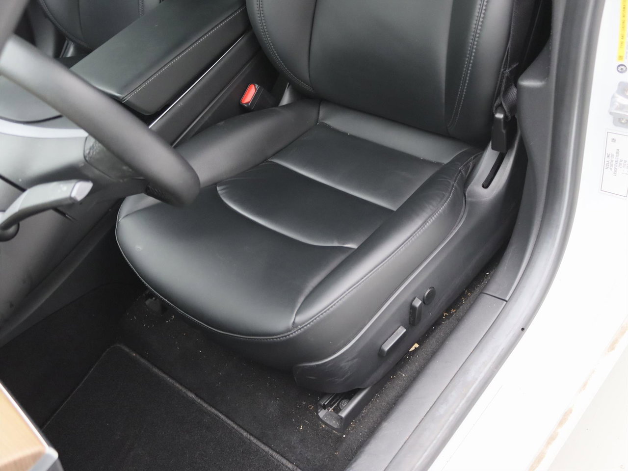 Tesla Model 3 Standard RWD Plus [ LFP-ACCU+AUTOPILOT+60 kWh+PREMIUM AUDIO ] 24