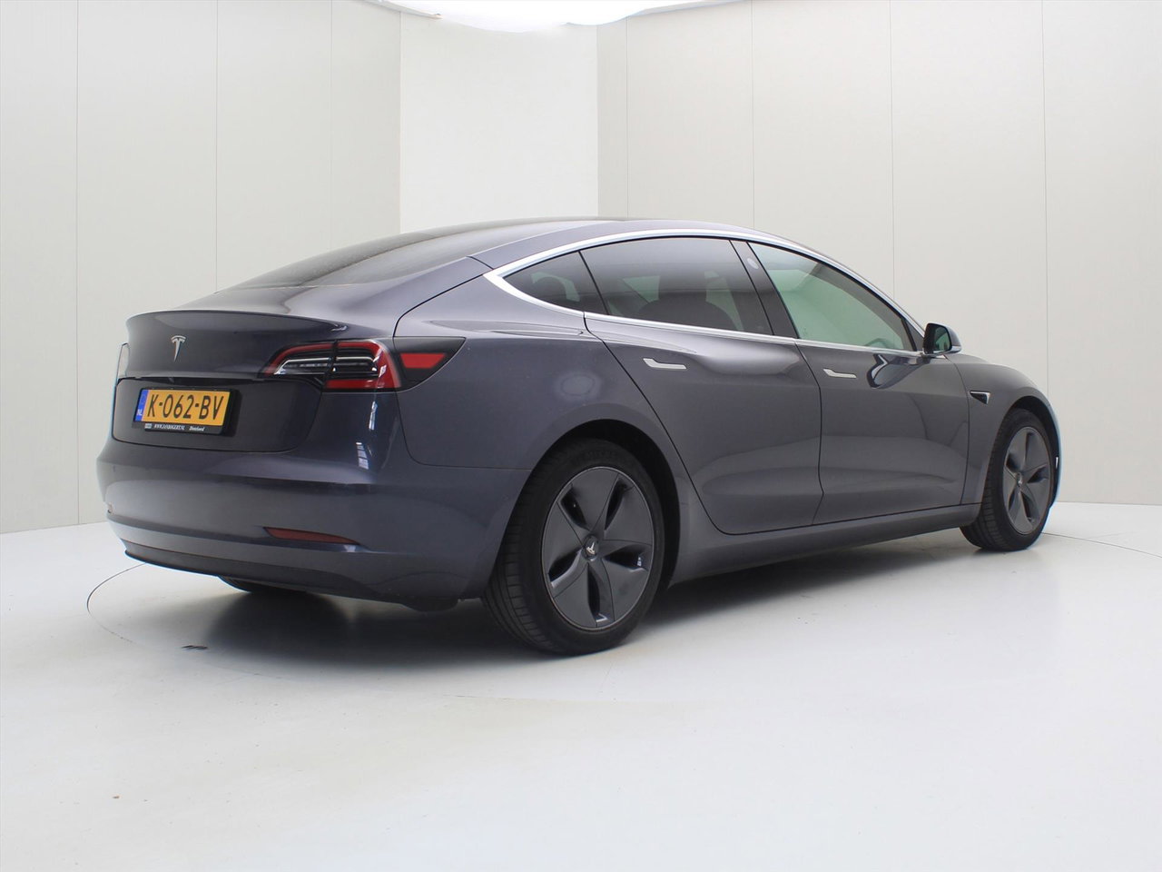 Tesla Model 3 Standard RWD Plus [ LFP-ACCU+AUTOPILOT+60 kWh+PREMIUM AUDIO ] 2