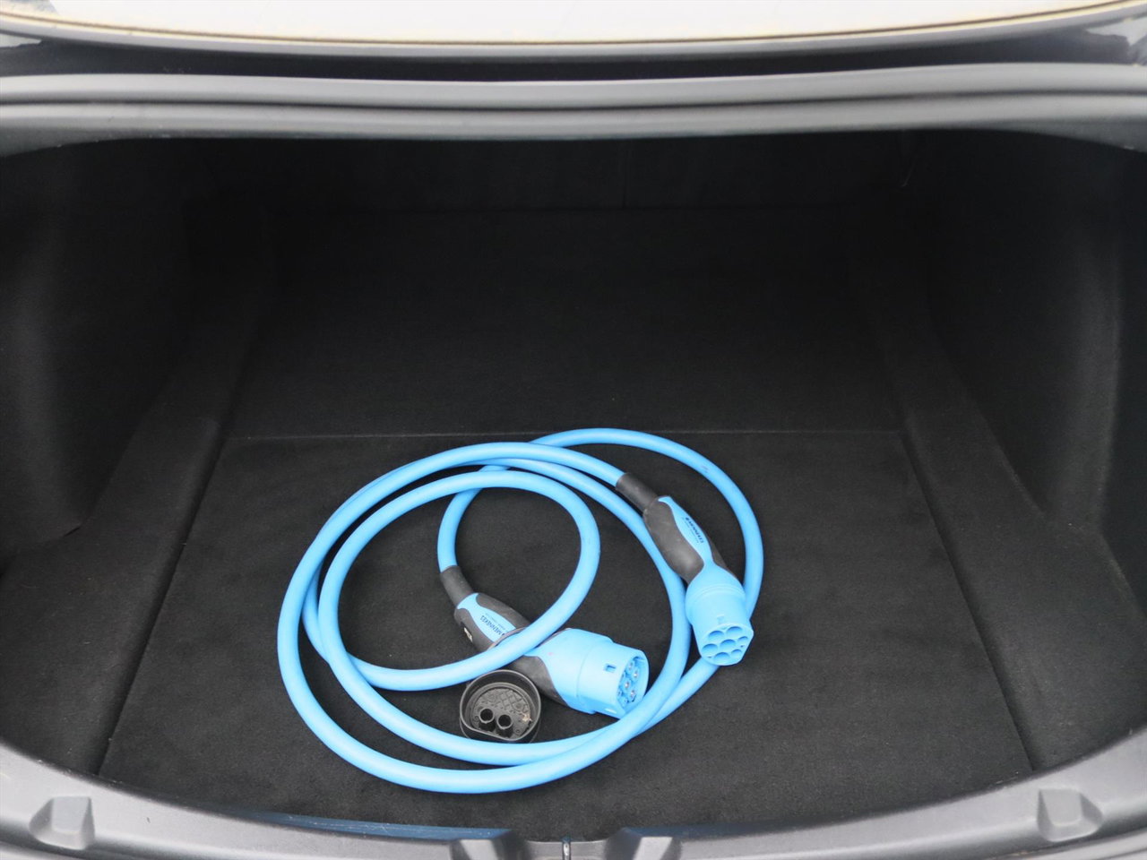 Tesla Model 3 Standard RWD Plus [ LFP-ACCU+AUTOPILOT+60 kWh+PREMIUM AUDIO ] 9