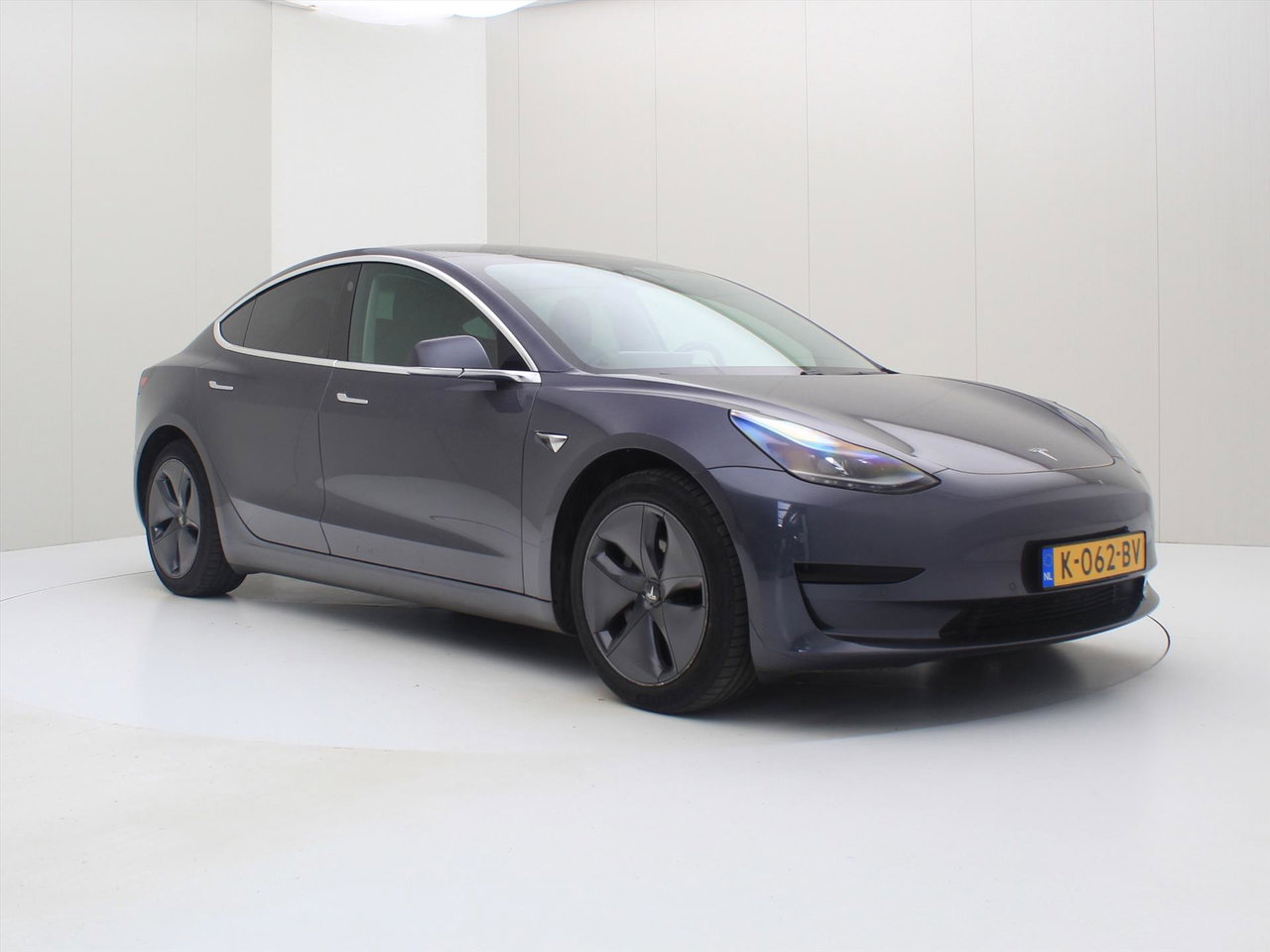 Tesla Model 3 Standard RWD Plus [ LFP-ACCU+AUTOPILOT+60 kWh+PREMIUM AUDIO ] 4