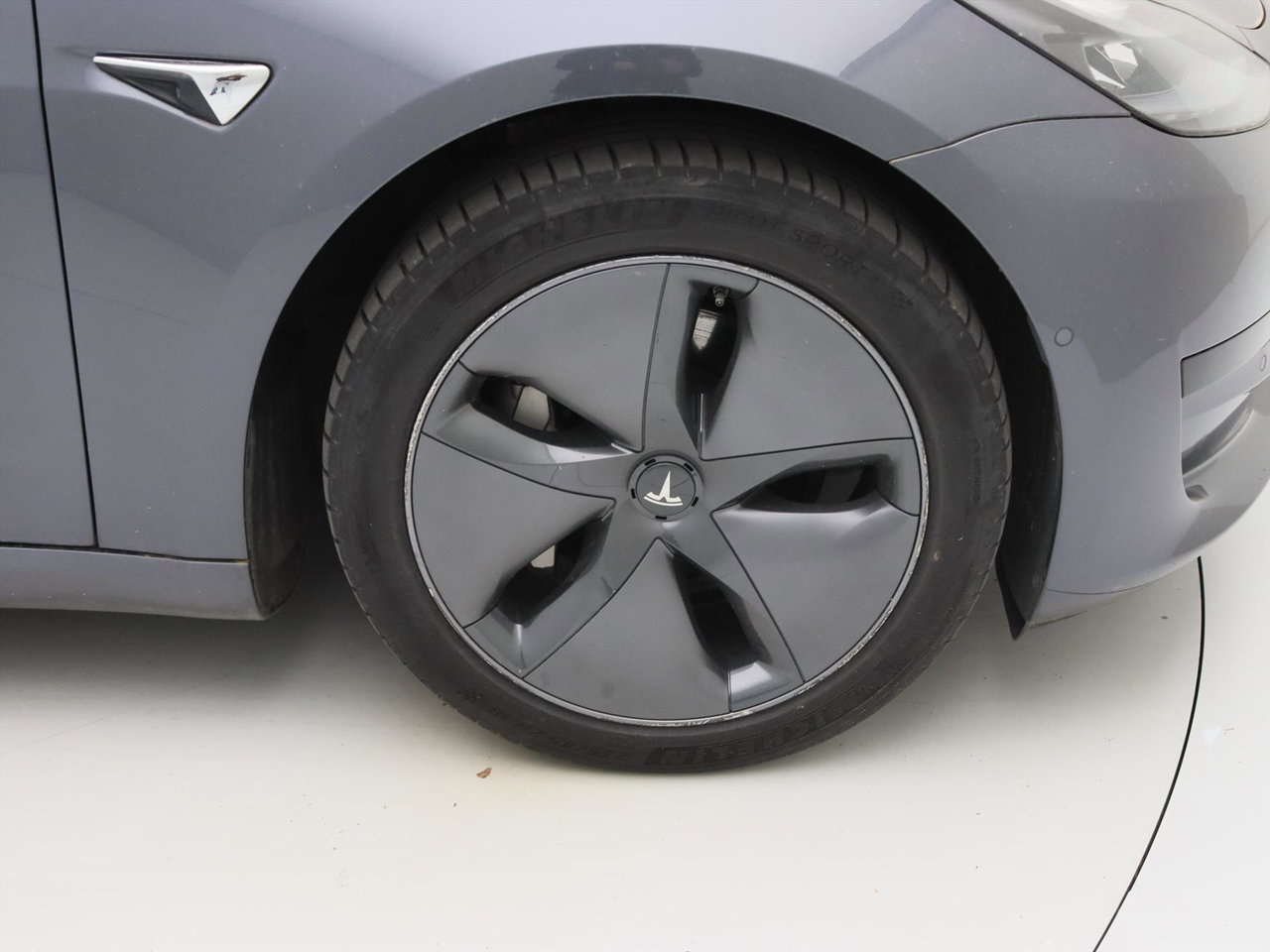 Tesla Model 3 Standard RWD Plus [ LFP-ACCU+AUTOPILOT+60 kWh+PREMIUM AUDIO ] 11