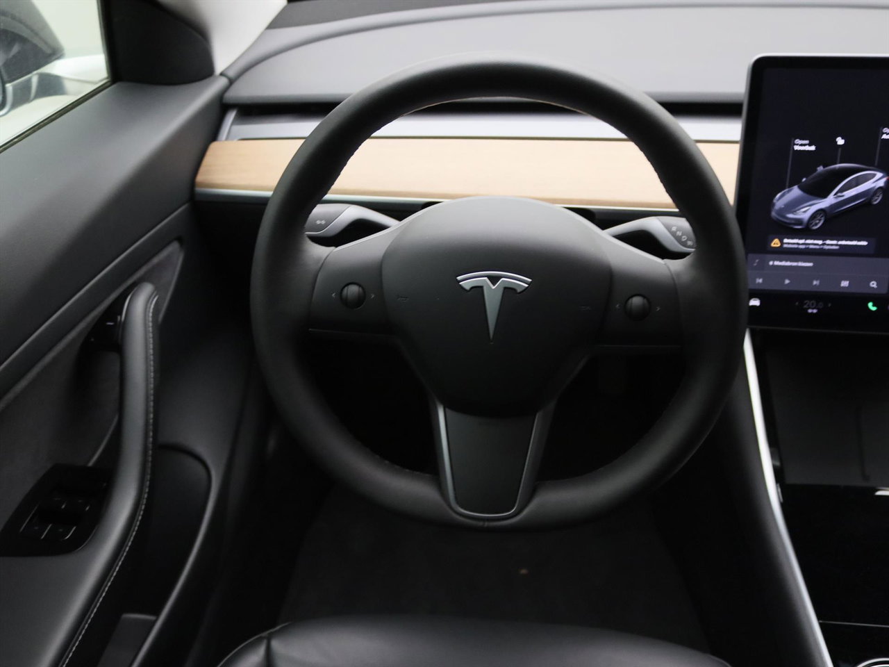 Tesla Model 3 Standard RWD Plus [ LFP-ACCU+AUTOPILOT+60 kWh+PREMIUM AUDIO ] 17