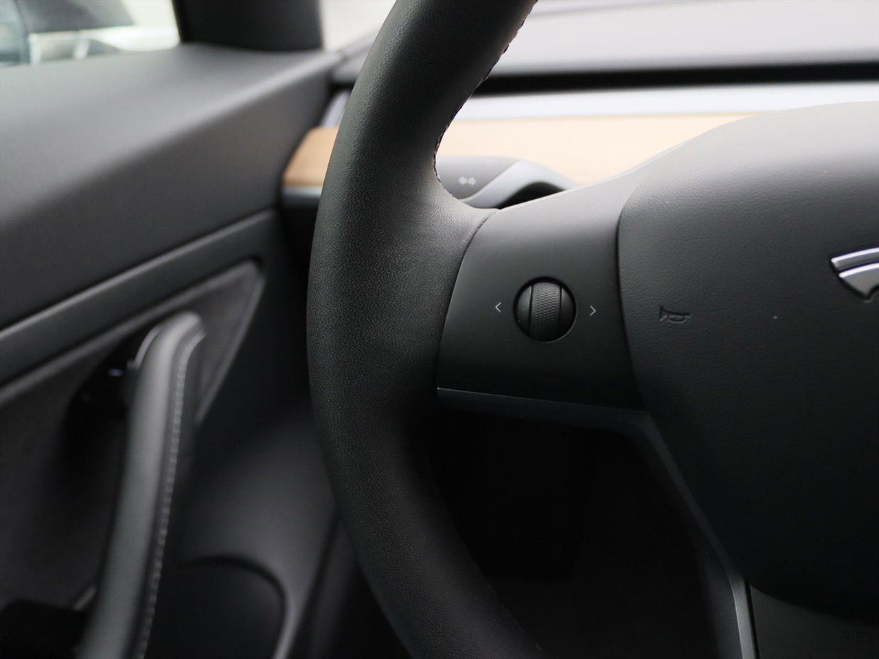 Tesla Model 3 Standard RWD Plus [ LFP-ACCU+AUTOPILOT+60 kWh+PREMIUM AUDIO ] 26