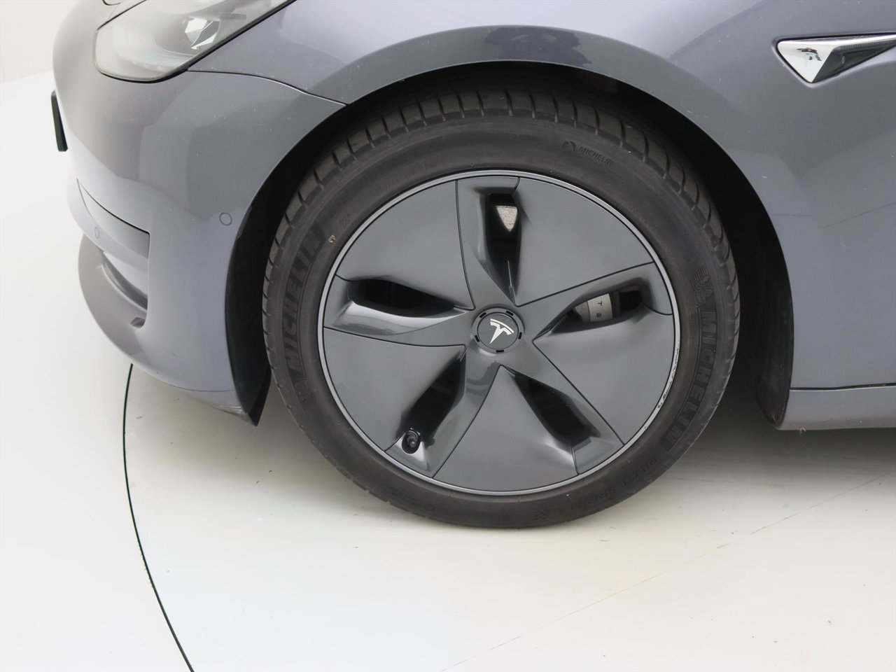 Tesla Model 3 Standard RWD Plus [ LFP-ACCU+AUTOPILOT+60 kWh+PREMIUM AUDIO ] 20