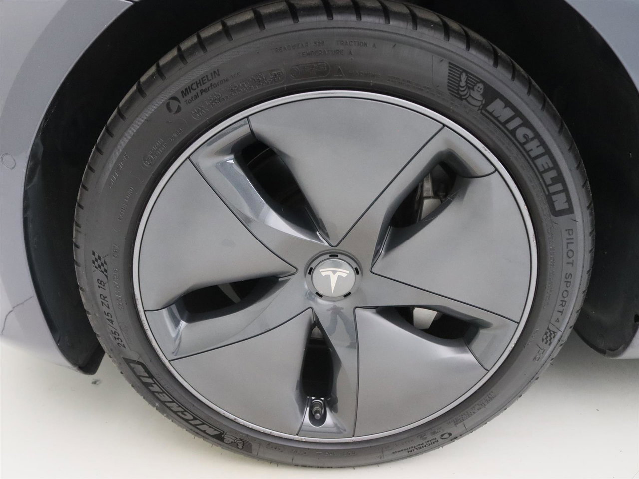 Tesla Model 3 Standard RWD Plus 88% SoH [ LFP-ACCU+AUTOPILOT+60 kWh+PREMIUM AUDIO ] 11