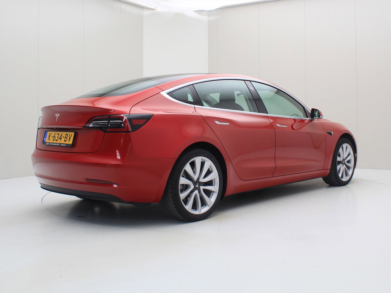 Tesla Model 3 Standard RWD Plus [ LFP-ACCU+AUTOPILOT+60 kWh+PREMIUM AUDIO ] 2
