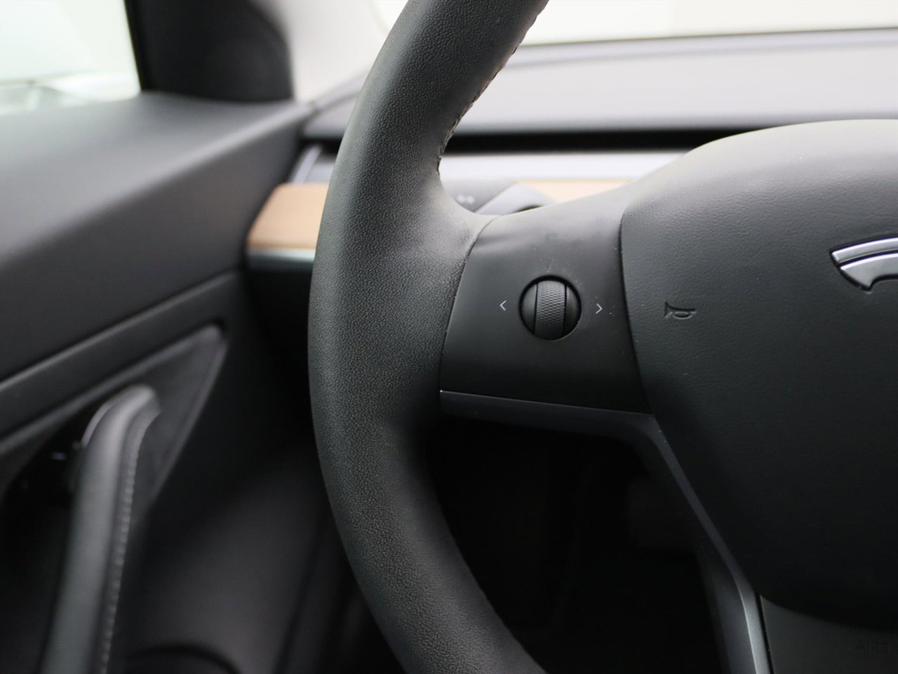 Tesla Model 3 Standard RWD Plus [ LFP ACCU+AUTOPILOT+60 kWh+PREMIUM AUDIO ] 26