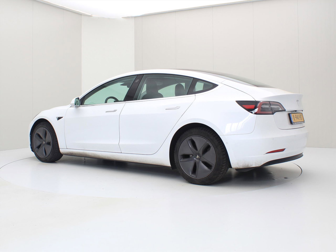 Tesla Model 3 Standard RWD Plus [ LFP ACCU+AUTOPILOT+60 kWh+PREMIUM AUDIO ] 3