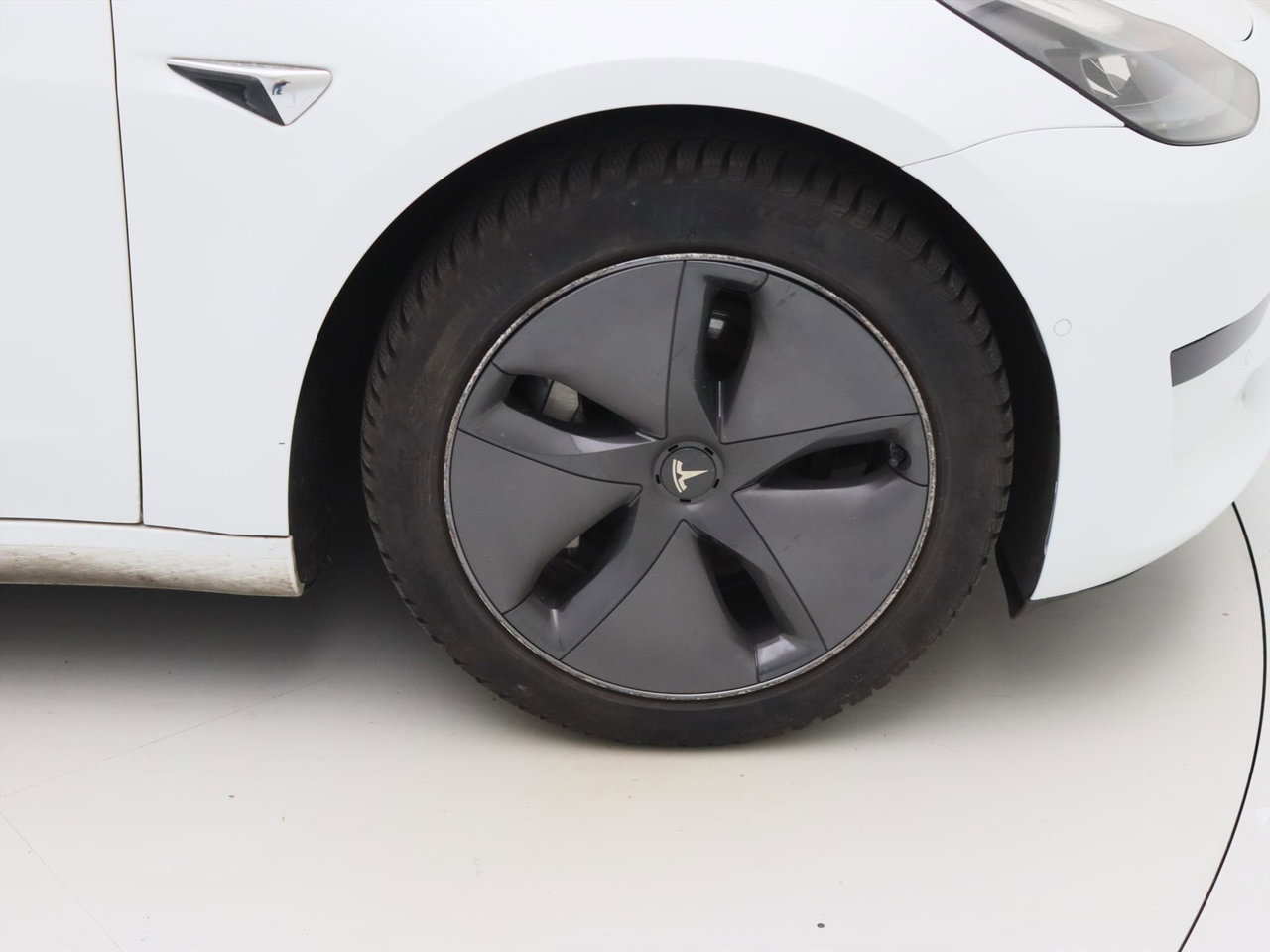 Tesla Model 3 Standard RWD Plus [ LFP ACCU+AUTOPILOT+60 kWh+PREMIUM AUDIO ] 11