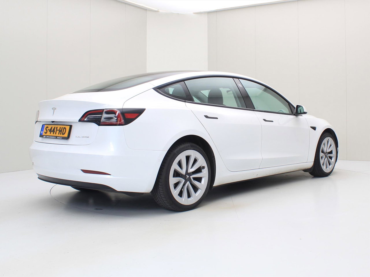Tesla Model 3 Long-Range AWD 351pk 75 kWh 92.7% SoH UPGRADE [ AMD RYZEN+WARMTEPOMP+AUTOPILOT+PREMIUM AUDIO ] 3