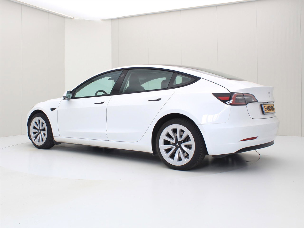 Tesla Model 3 Long-Range AWD 351pk 75 kWh 92.7% SoH UPGRADE [ AMD RYZEN+WARMTEPOMP+AUTOPILOT+PREMIUM AUDIO ] 4