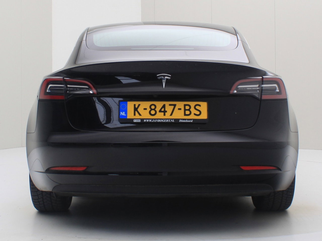 Tesla Model 3 Standard RWD Plus [ LFP-ACCU+AUTOPILOT+60 kWh+PREMIUM AUDIO ] 6