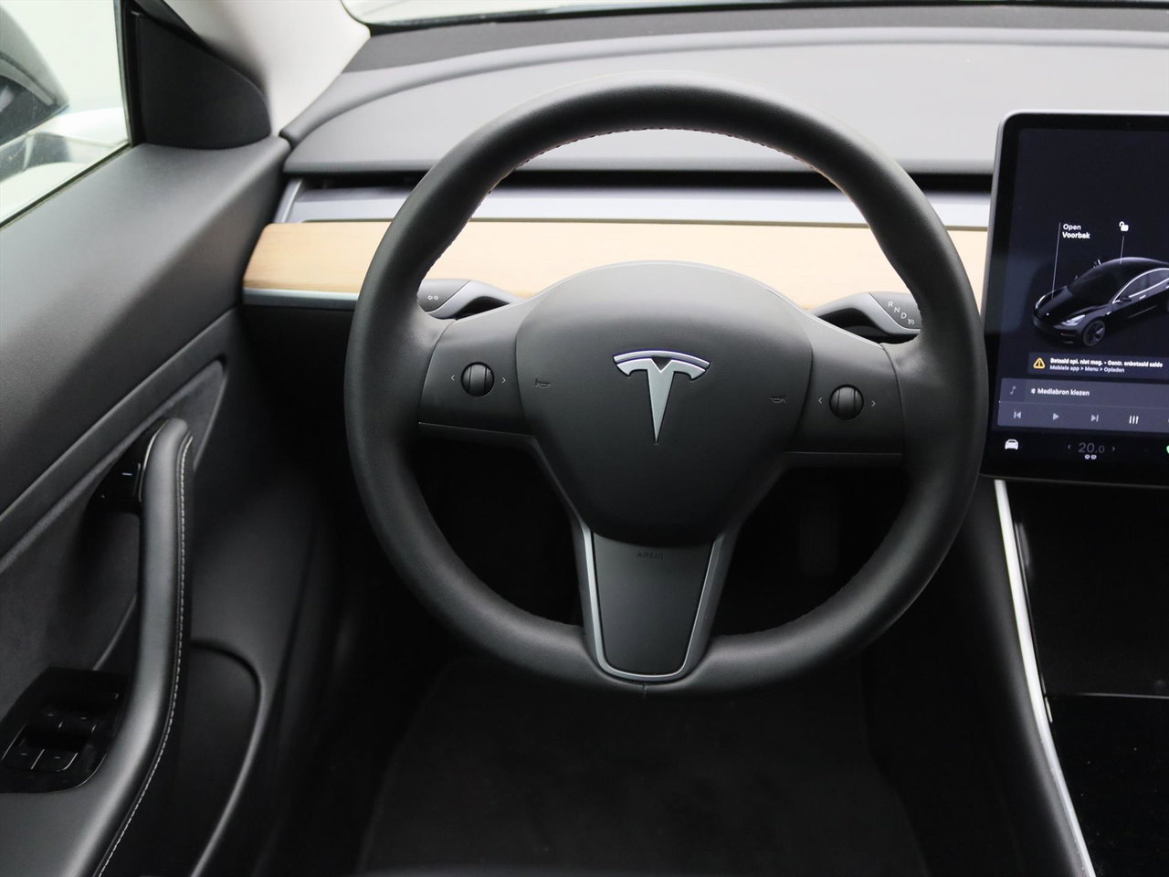 Tesla Model 3 Standard RWD Plus [ LFP-ACCU+AUTOPILOT+60 kWh+PREMIUM AUDIO ] 17
