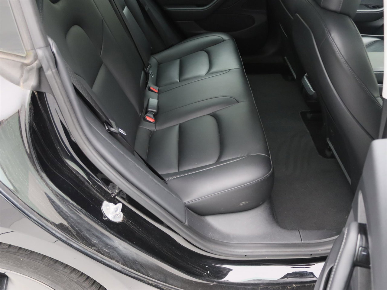 Tesla Model 3 Standard RWD Plus [ LFP-ACCU+AUTOPILOT+60 kWh+PREMIUM AUDIO ] 14