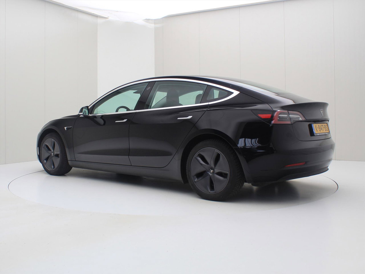 Tesla Model 3 Standard RWD Plus [ LFP-ACCU+AUTOPILOT+60 kWh+PREMIUM AUDIO ] 3