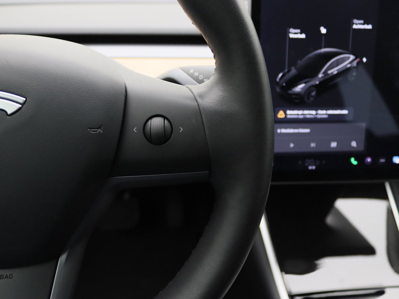 Tesla Model 3 Standard RWD Plus [ LFP-ACCU+AUTOPILOT+60 kWh+PREMIUM AUDIO ] 27