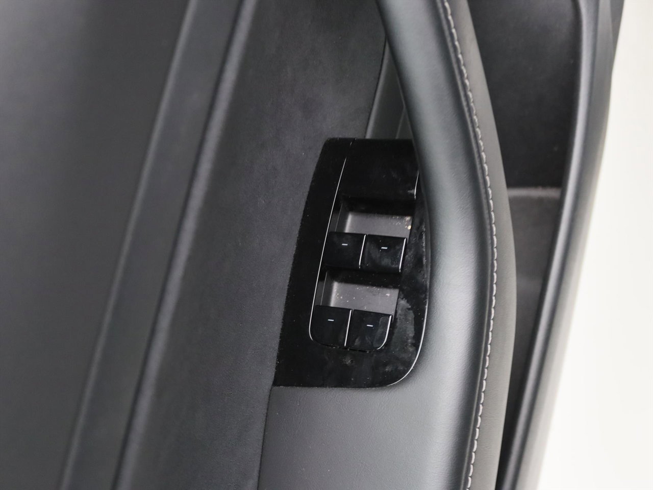 Tesla Model 3 Standard RWD Plus [ LFP-ACCU+AUTOPILOT+60 kWh+PREMIUM AUDIO ] 22