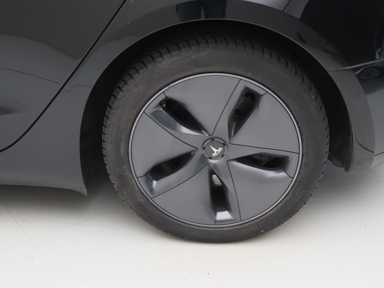Tesla Model 3 Standard RWD Plus [ LFP-ACCU+AUTOPILOT+60 kWh+PREMIUM AUDIO ] 21