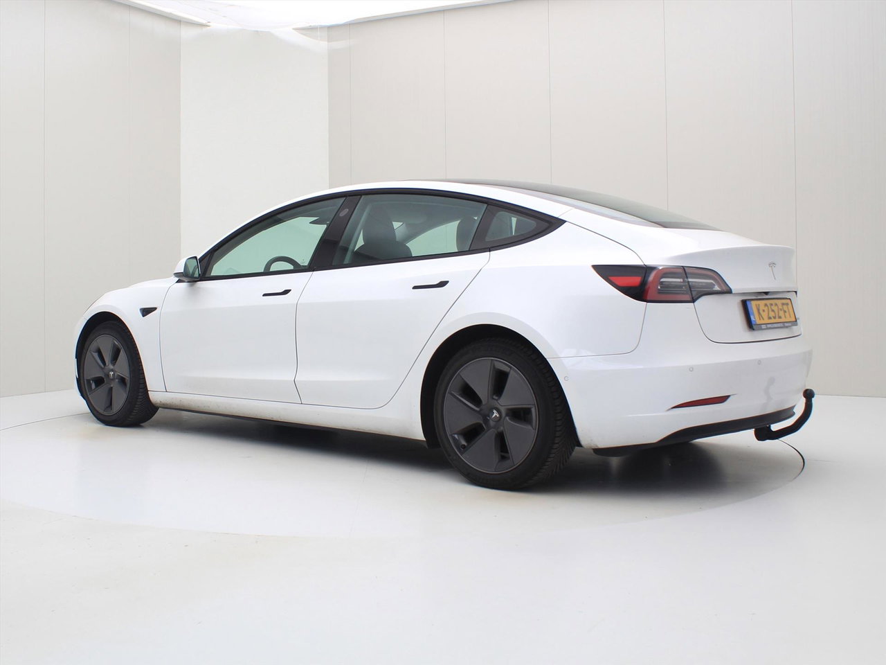 Tesla Model 3 Long-Range AWD 351pk 75 kWh FACELIFT [ TREKHAAK+WARMTEPOMP+AUTOPILOT+620KM WLTP+PREMIUM AUDIO ] 4