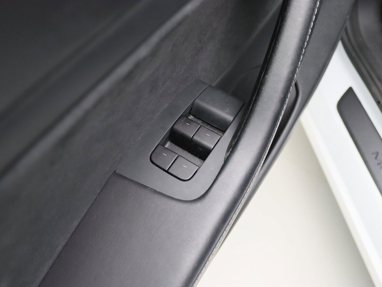 Tesla Model 3 Long-Range AWD 351pk 75 kWh FACELIFT [ TREKHAAK+WARMTEPOMP+AUTOPILOT+620KM WLTP+PREMIUM AUDIO ] 18