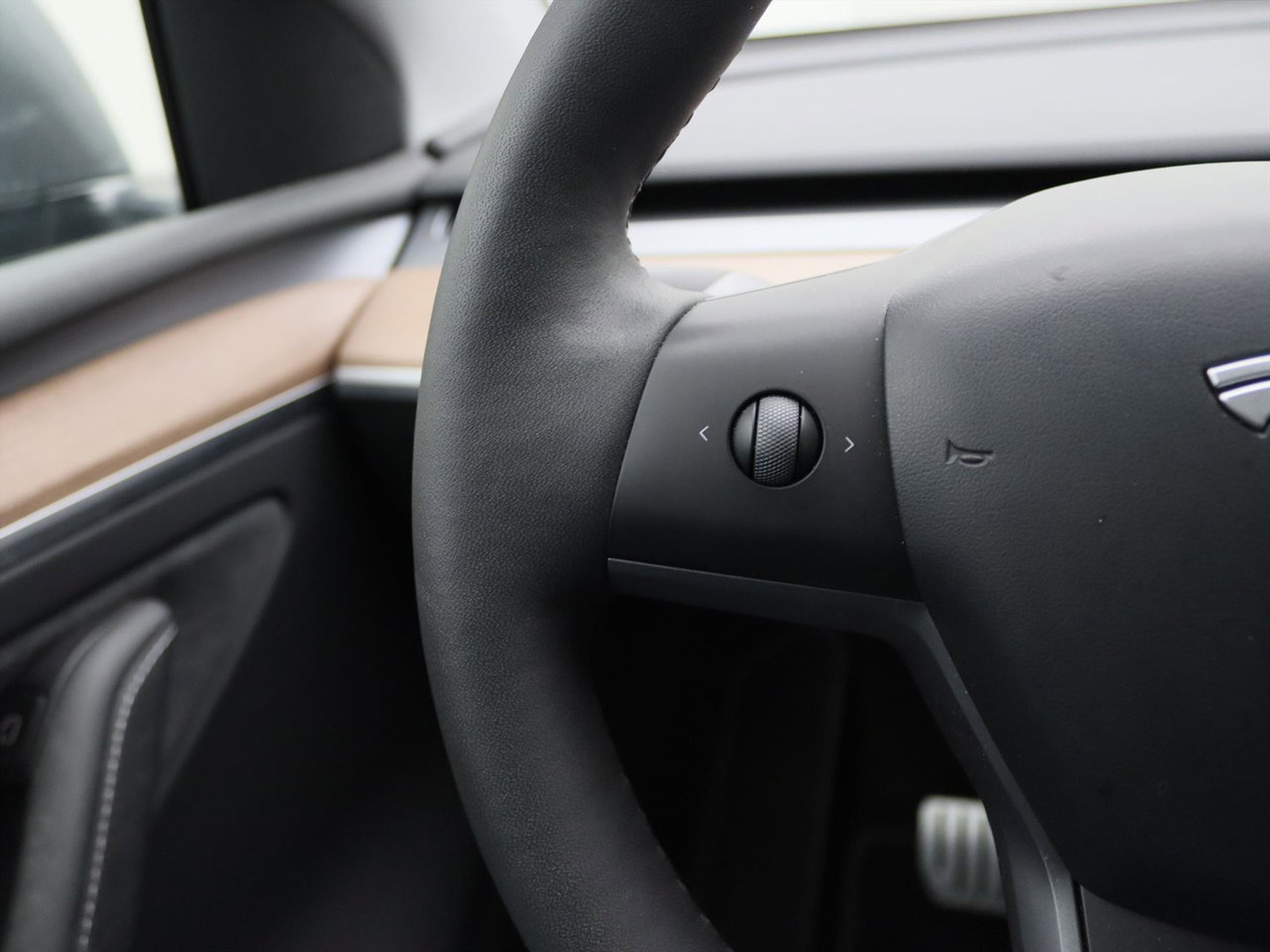 Tesla Model Y Performance 534pk AWD 91.5% SoH Quicksilver [ ENHANCED AUTOPILOT+21 INCH+WARMTEPOMP+RYZEN+PREMIUM AUDIO ] 30