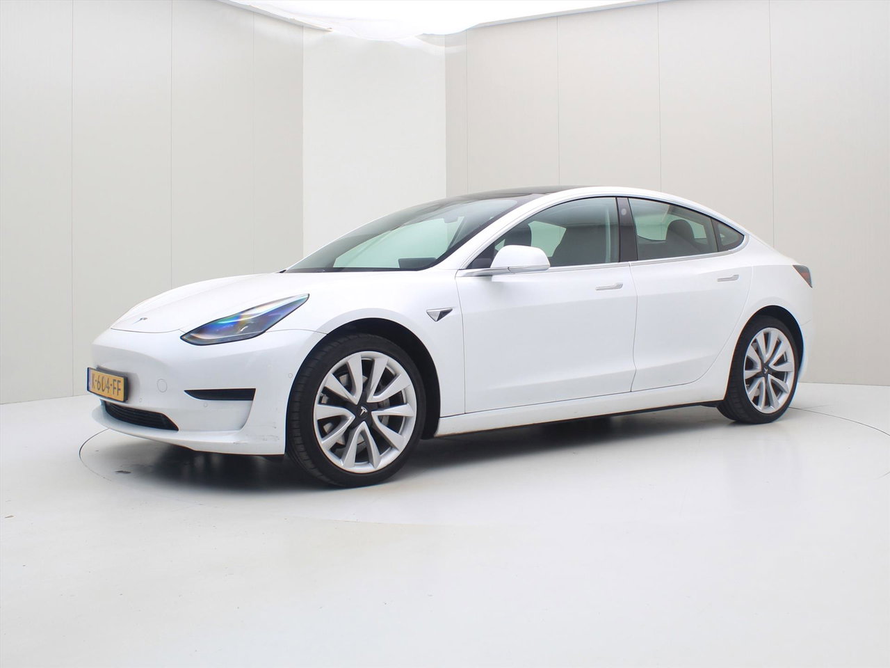 Tesla Model 3 Standard RWD Plus [ LFP-ACCU+AUTOPILOT+19 INCH+PREMIUM AUDIO ] 7