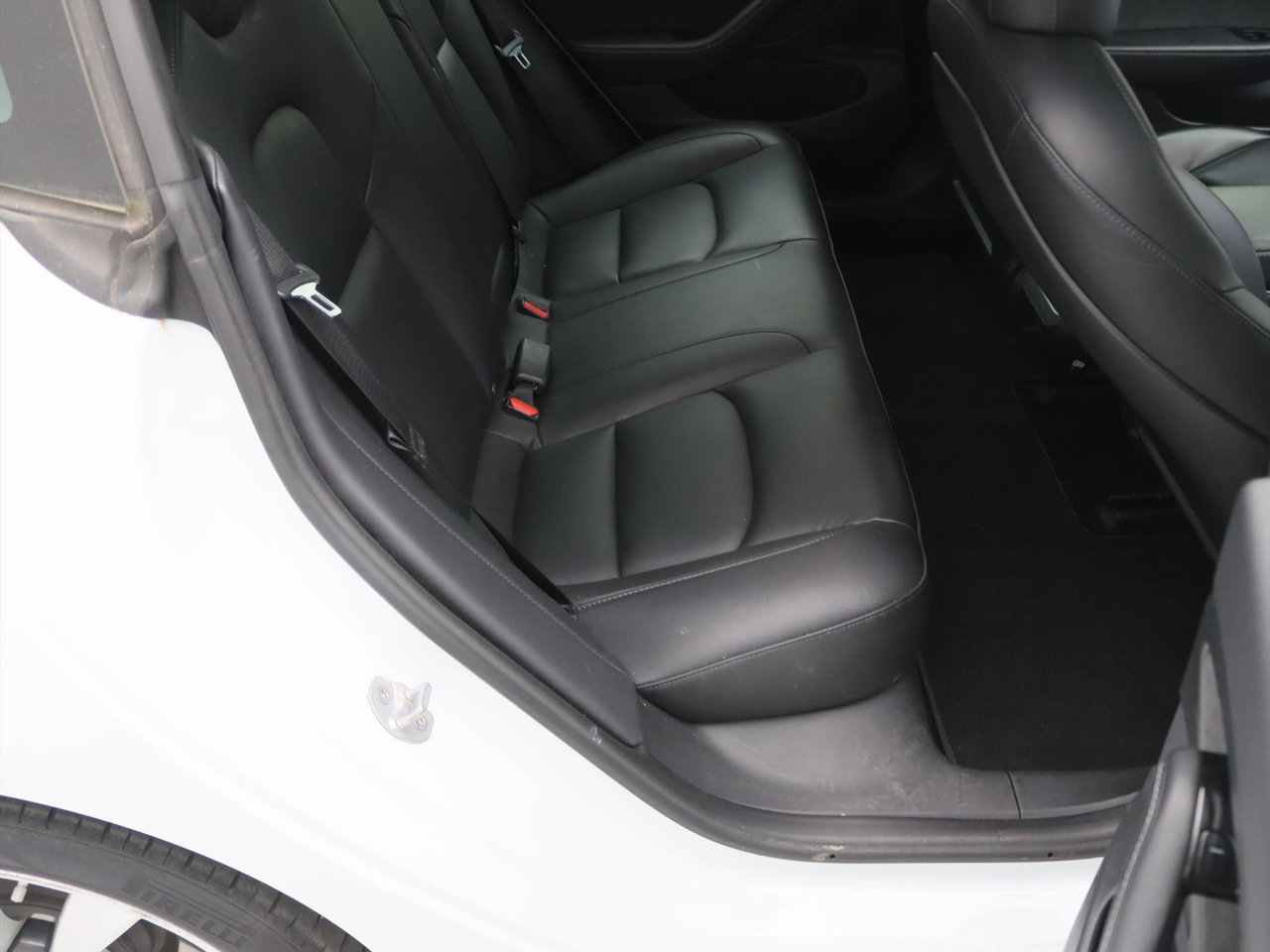 Tesla Model 3 Standard RWD Plus [ LFP-ACCU+AUTOPILOT+19 INCH+PREMIUM AUDIO ] 13