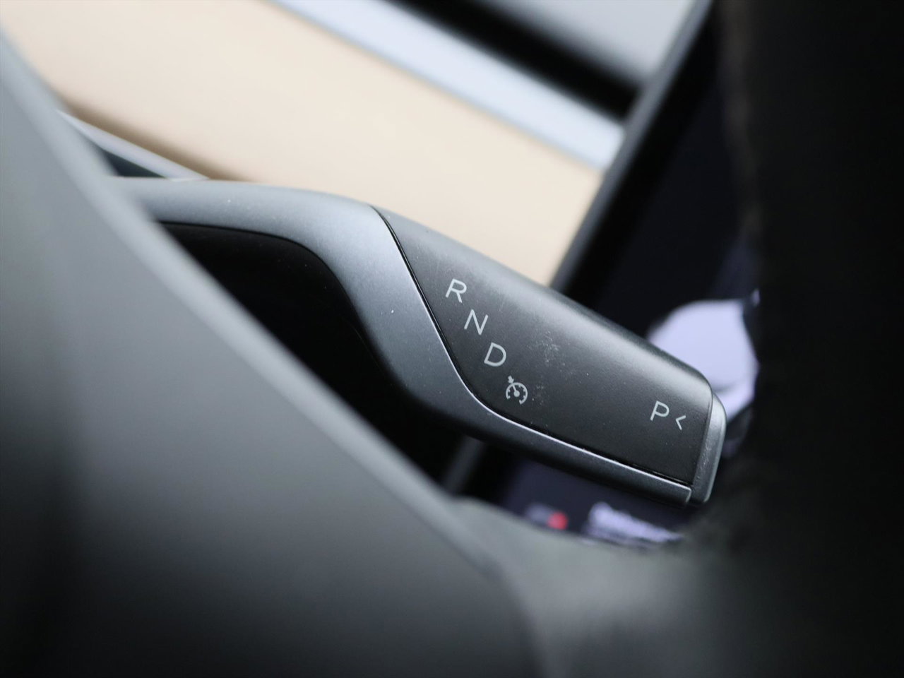 Tesla Model 3 Standard RWD Plus [ LFP-ACCU+AUTOPILOT+19 INCH+PREMIUM AUDIO ] 24