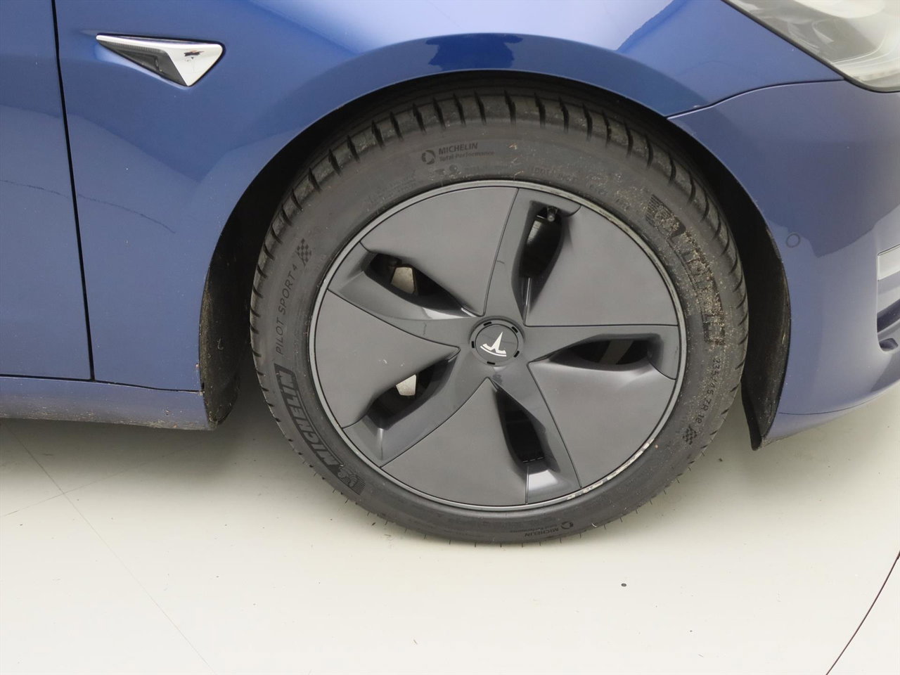 Tesla Model 3 Long-Range AWD 351pk 75 kWh [ AUTOPILOT+620KM WLTP+PREMIUM AUDIO ] 9