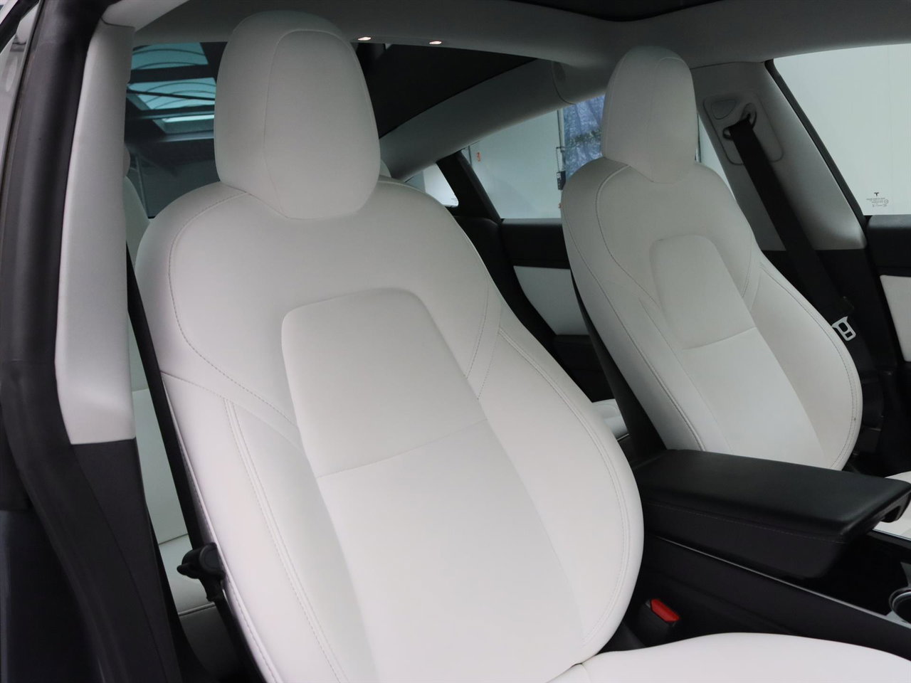 Tesla Model 3 Long-Range AWD 351pk 75 kWh [ TREKHAAK+WIT LEDER+AUTOPILOT+19 INCH+PREMIUM AUDIO ] 21