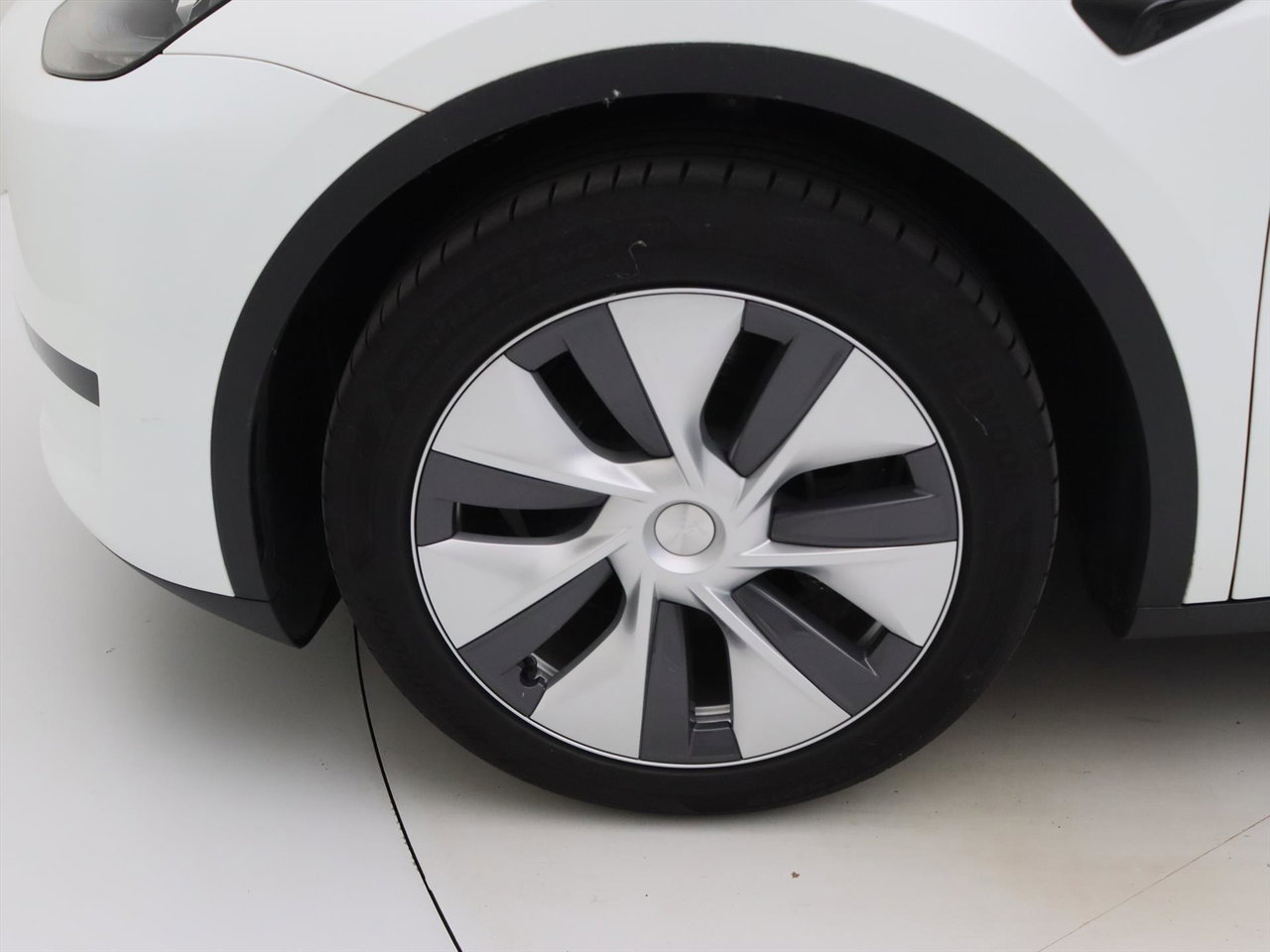 Tesla Model Y Standard RWD Plus 351pk 93.8% SoH AMD RYZEN [ LFP ACCU+AUTOPILOT+19 INCH+PREMIUM AUDIO ] 22
