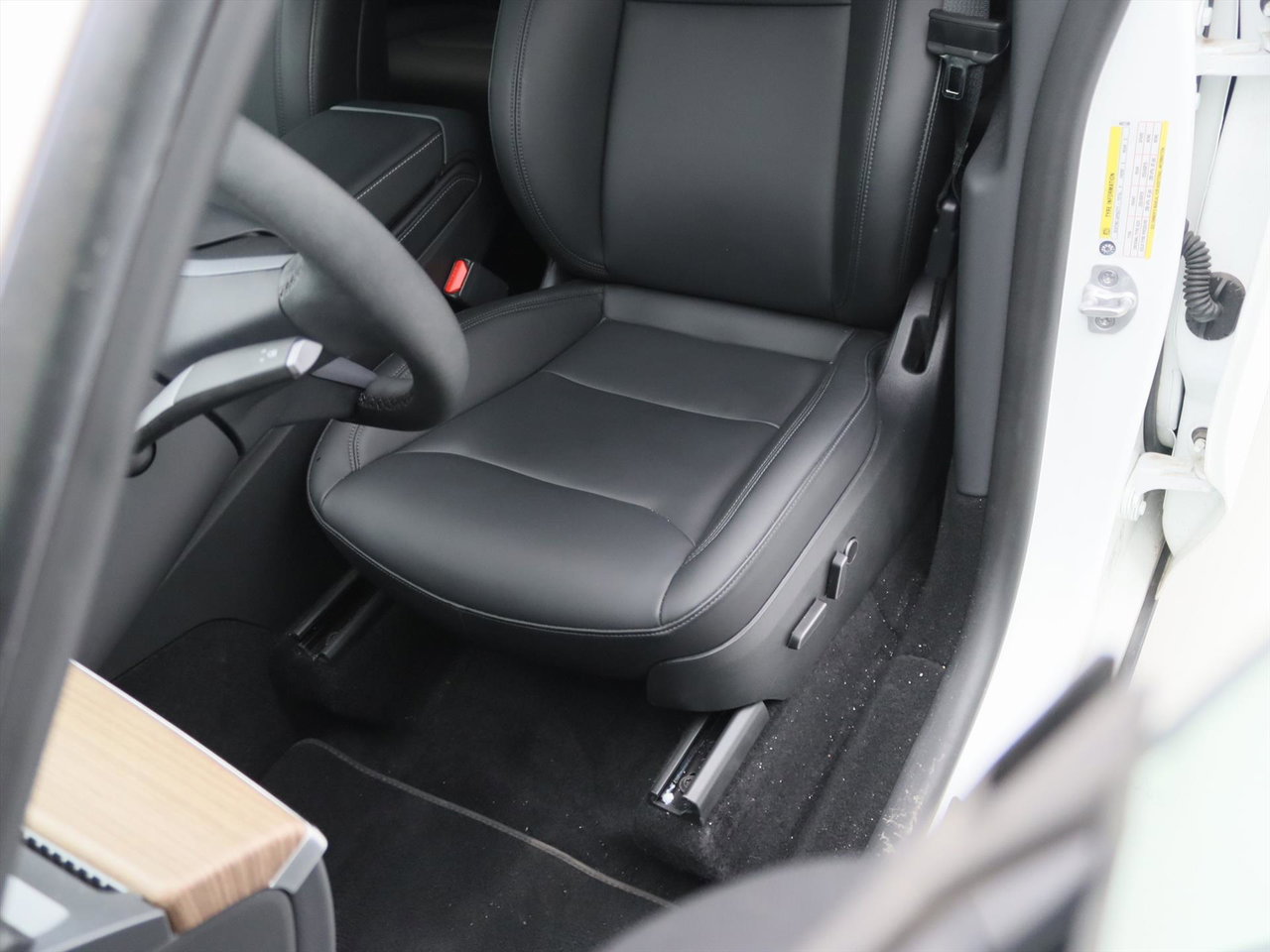 Tesla Model Y Standard RWD Plus 351pk 93.8% SoH AMD RYZEN [ LFP ACCU+AUTOPILOT+19 INCH+PREMIUM AUDIO ] 26