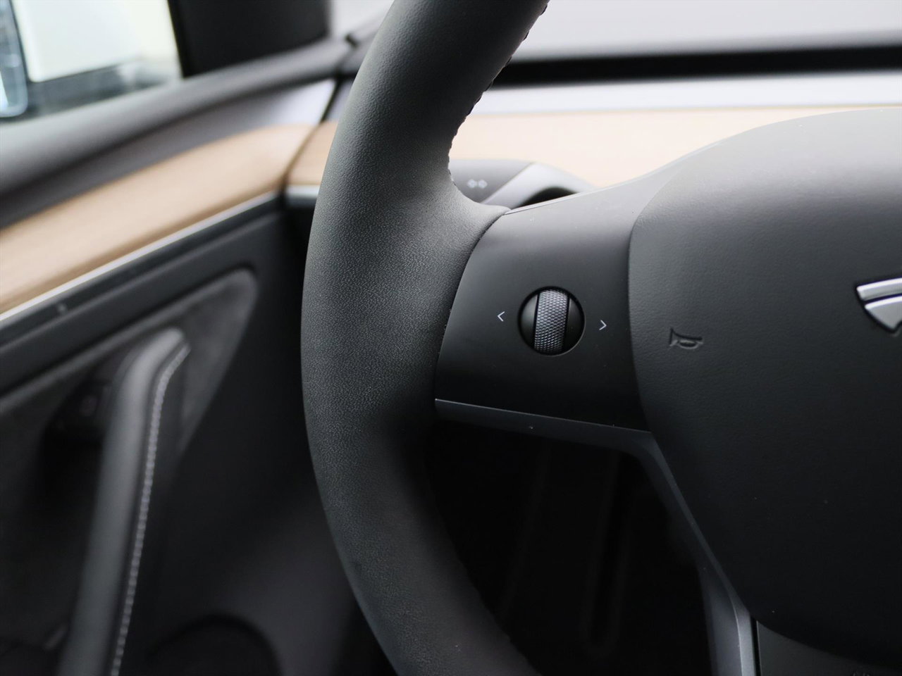 Tesla Model Y Standard RWD Plus 351pk 93.8% SoH AMD RYZEN [ LFP ACCU+AUTOPILOT+19 INCH+PREMIUM AUDIO ] 28