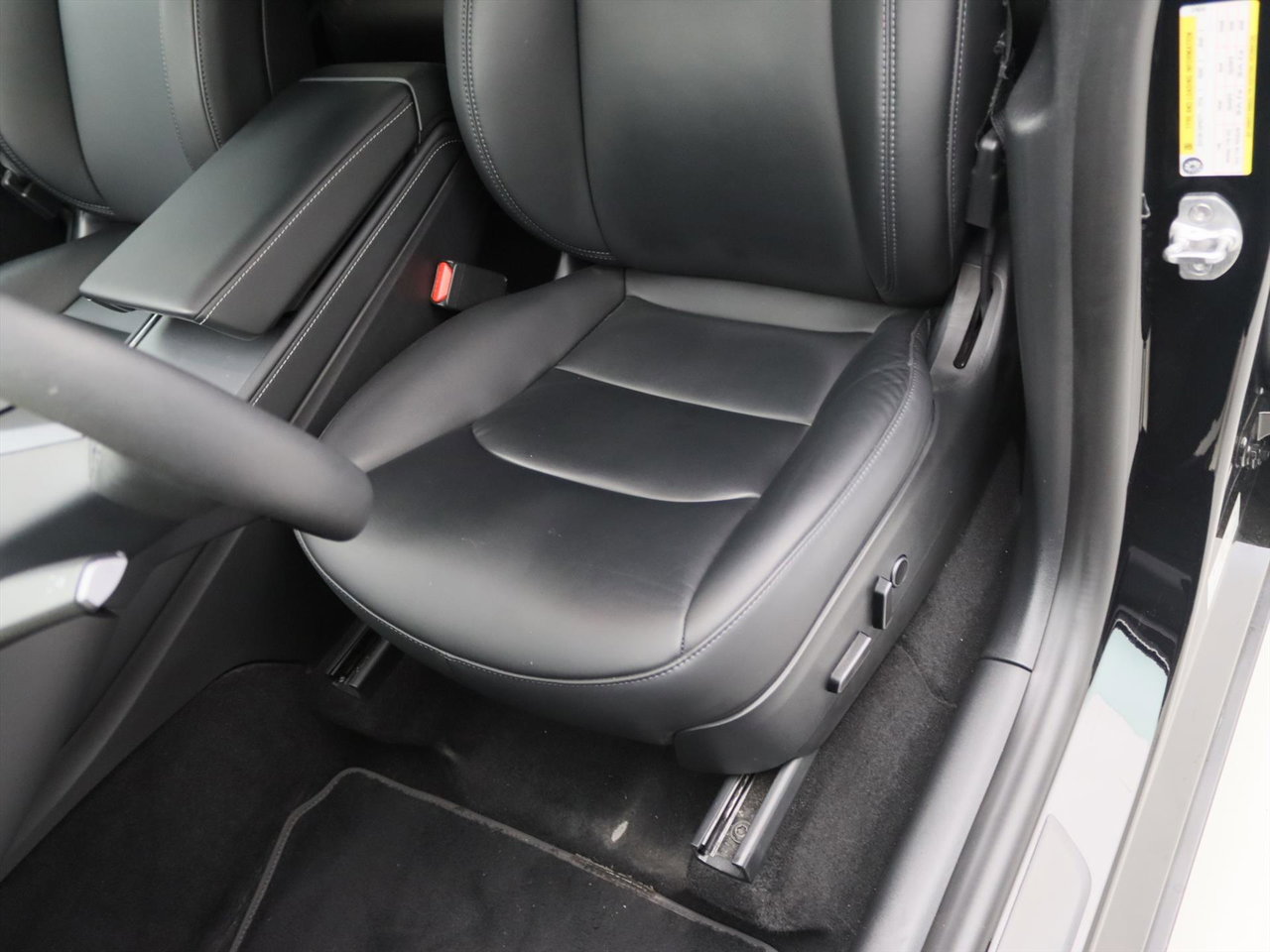 Tesla Model Y Standard RWD Plus 351pk 100% SoH [ TREKHAAK+LFP ACCU+AUTOPILOT+19 INCH+PREMIUM AUDIO ] 17