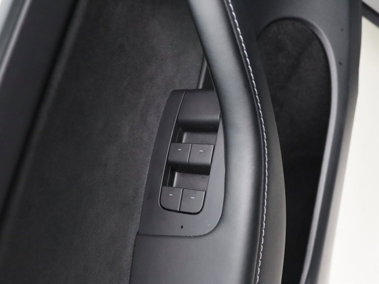 Tesla Model Y Standard RWD Plus 351pk 100% SoH [ TREKHAAK+LFP ACCU+AUTOPILOT+19 INCH+PREMIUM AUDIO ] 30