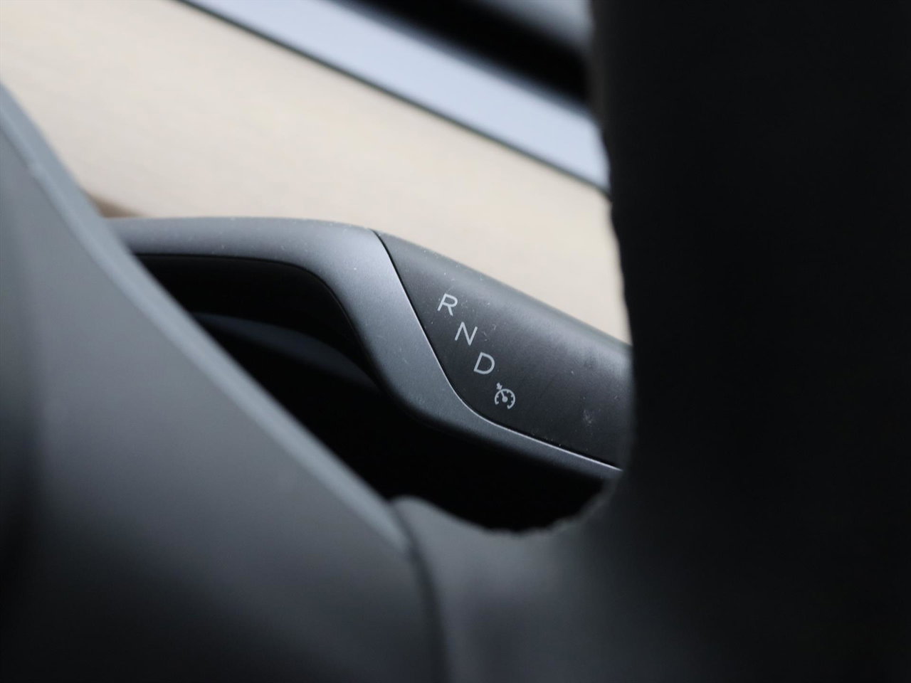 Tesla Model Y Standard RWD Plus 351pk 92.7% SoH [ LFP ACCU+AUTOPILOT+19 INCH+PREMIUM AUDIO ] 24
