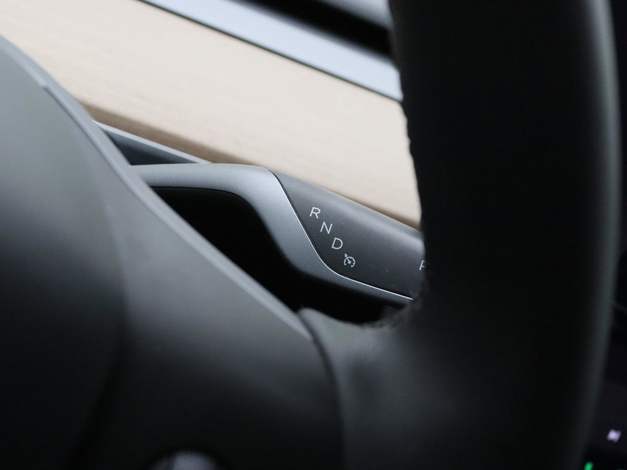 Tesla Model Y Standard RWD Plus 351pk 93.9% SoH [ LFP ACCU+AUTOPILOT+19 INCH+PREMIUM AUDIO ] 26