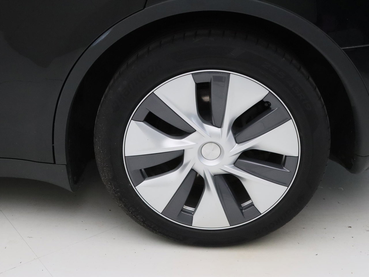 Tesla Model Y Standard RWD Plus 351pk 93.9% SoH [ LFP ACCU+AUTOPILOT+19 INCH+PREMIUM AUDIO ] 22