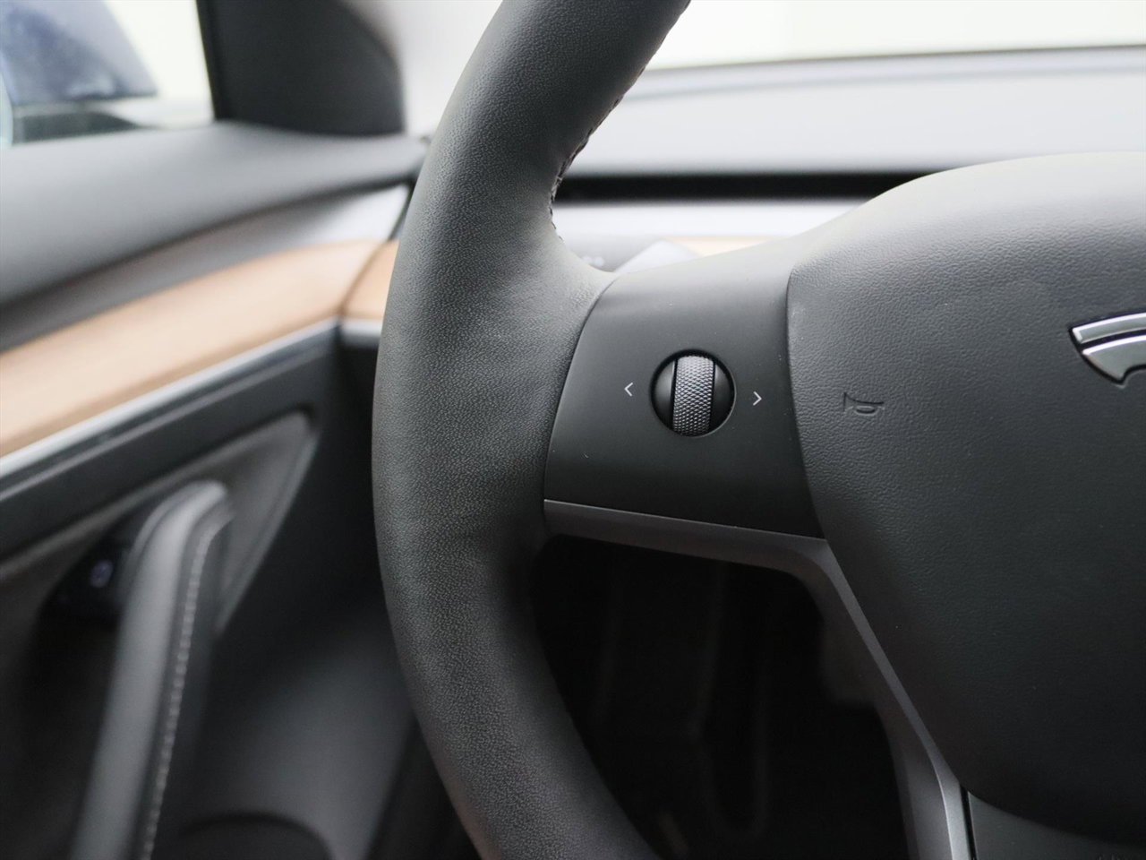 Tesla Model 3 Standard RWD Plus UPGRADE [ AMD RYZEN+LFP-ACCU+WARMTEPOMP+AUTOPILOT+60 kWh+PREMIUM AUDIO ] 24