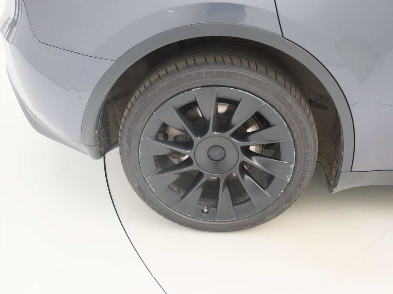Tesla Model Y Long Range AWD 75kWh 351pk AMD RYZEN [ AUTOPILOT+20 INCH+PREMIUM AUDIO ] 6