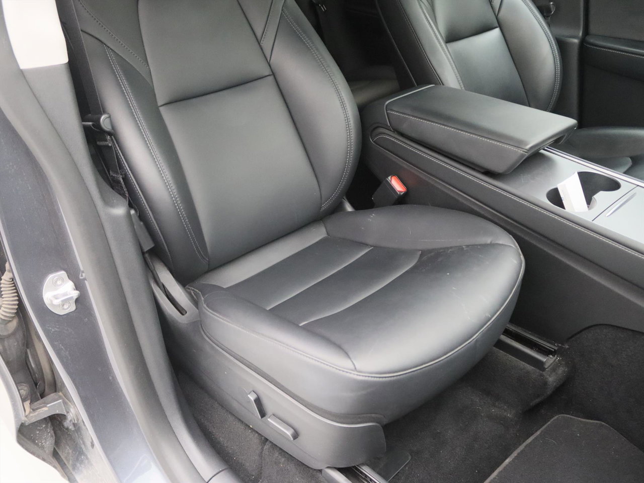 Tesla Model Y Long Range AWD 75kWh 351pk AMD RYZEN [ AUTOPILOT+20 INCH+PREMIUM AUDIO ] 12