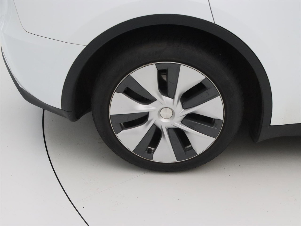Tesla Model Y Long Range AWD 75kWh 351pk AMD RYZEN [ AUTOPILOT+20 INCH+PREMIUM AUDIO ] 12