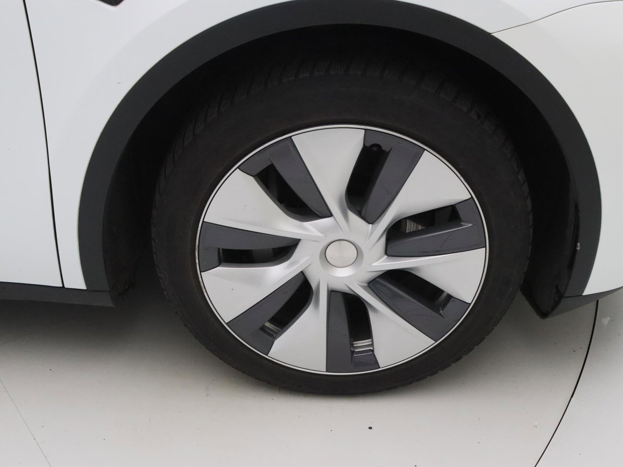 Tesla Model Y Long Range AWD 75kWh 351pk AMD RYZEN [ AUTOPILOT+20 INCH+PREMIUM AUDIO ] 13